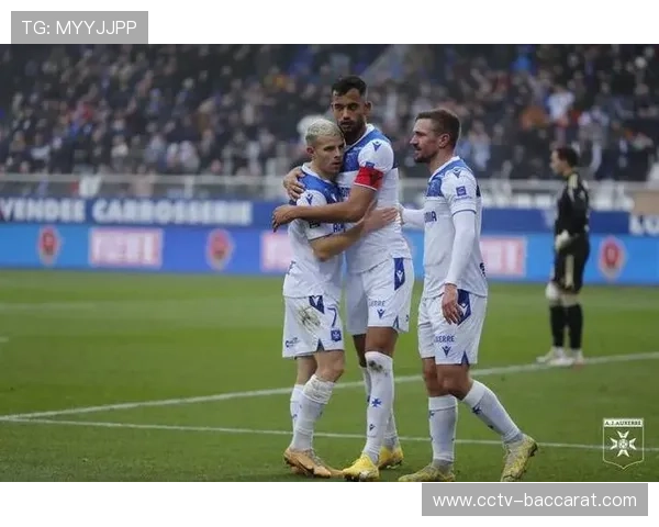 西纳约科关键进球助欧塞尔力克洛里昂一球小胜稳居法甲中游